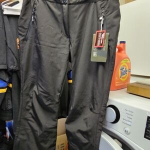 Black Athletic Pants with Zipper Pockets